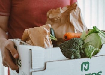 Entrega de caja de productos a domicilio/Imagen:  Lisa Fotios/pexels.com