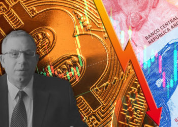 Carlos Maslatn frente a monedas de Bitcoin junto a billetes de pesos argentinos separados por flecha con gráfico supuerpuesto. Composición por CriptoNoticias. Carlos Maslaton / twitter.com; johan10 / elements.envato.com; jcomp / freepik.com;Sonyachny / elements.envato.com; twenty20photos / elements.envato.com